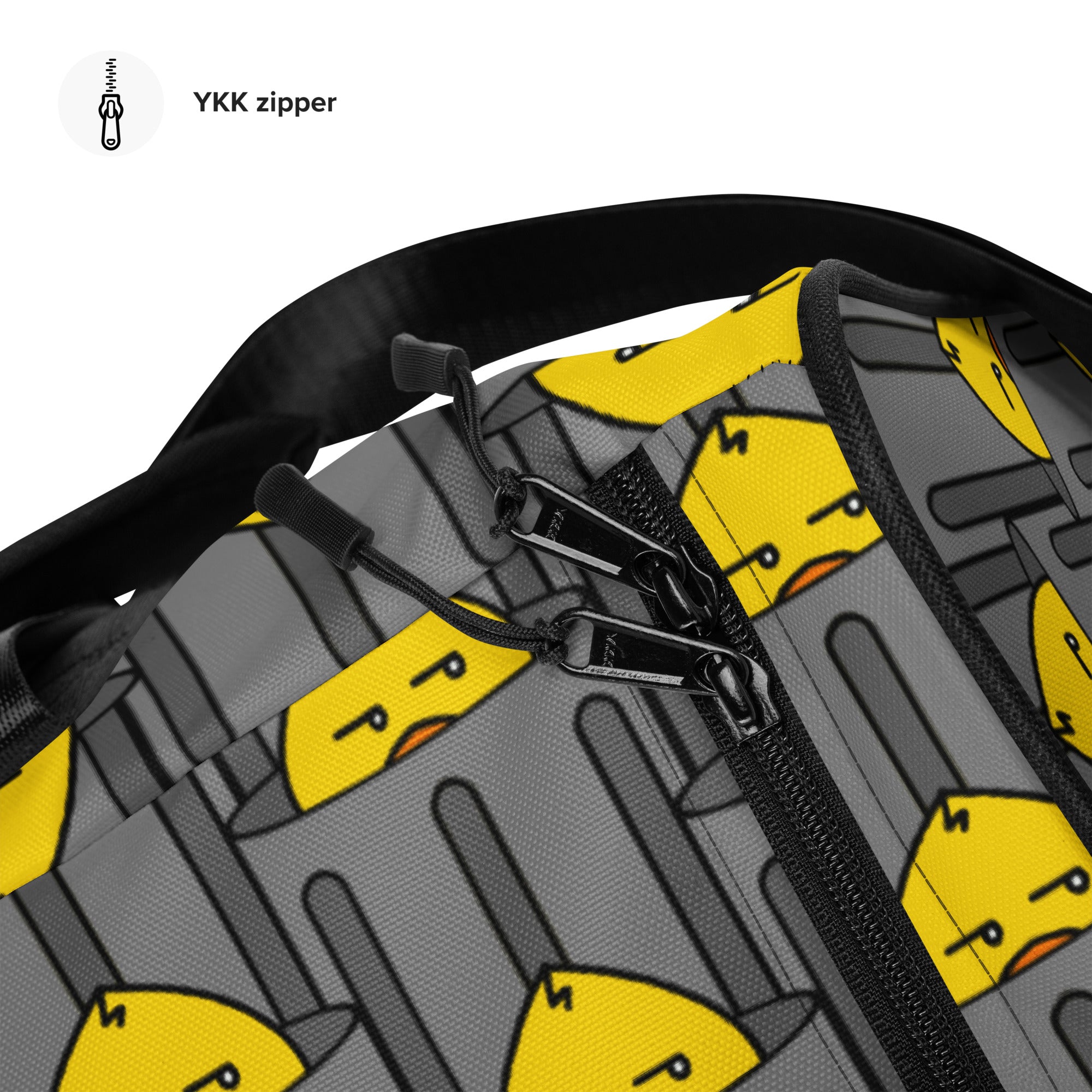 all-over-print-duffle-bag-details-zipper